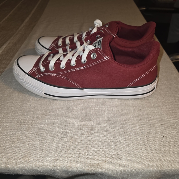 Men Converse - Picture 2 of 5